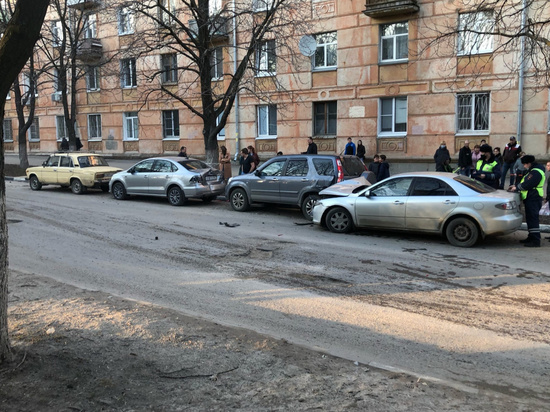 В Рязани пьяный водитель устроил массовое ДТП, уходя от полицейской погони