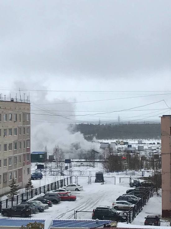 В Ноябрьске полыхает гараж