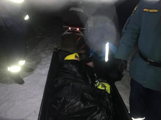 На Камчатке снегоходчица угодила в овраг