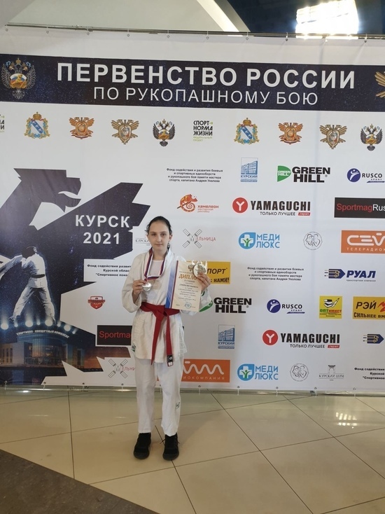 Девушка из Лабытнанги завоевала «серебро» на всероссийских соревнованиях по рукопашному бою