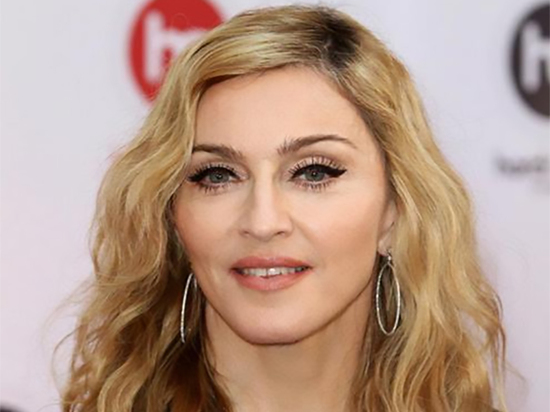 Дочь Мадонны пристыдили после фото с небритыми подмышками