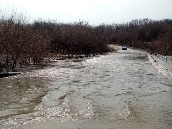 Паводок: В Саратовской области закрыты для проезда шесть мостов и три автодороги