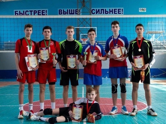 В Донецке прошло первенство по волейболу памяти Анатолия Подкопаева