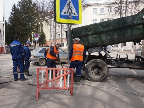 В Йошкар-Оле на улице Советской начался ремонт колодцев