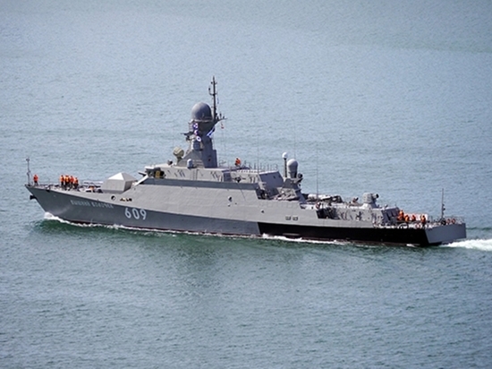 В Черном море прошли учения ракетных кораблей и авиации ЧФ