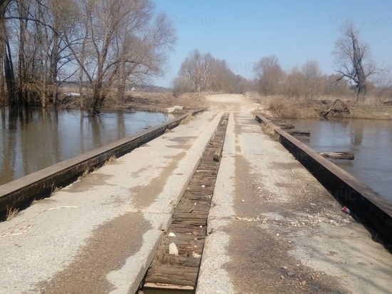 В Малоярославецком районе подтопленный мост освободился от воды