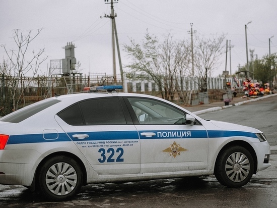 В Астрахани «соцработник» в защитном костюме избила камнем пенсионерку