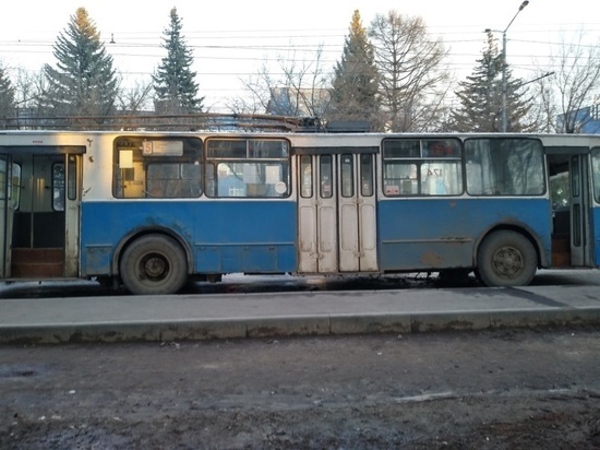 В Йошкар-Оле пожарные потушили возгорание в троллейбусе