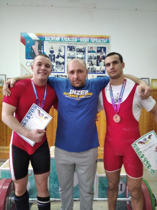 Тяжелоатлеты из ДНР завоевали в России 2 медали