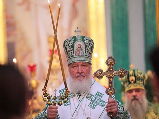 Патриарх Кирилл привился от коронавируса