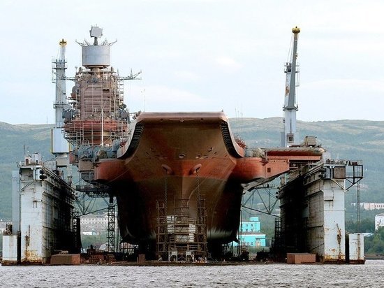 Шойгу потребовал нарастить темпы при реконструкции дока, где должен пройти ремонт крейсер «Адмирал Кузнецов»