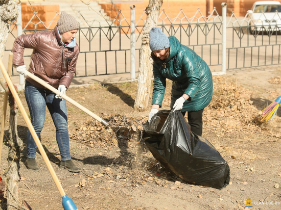 В Улан-Удэ за месячник чистоты собрали больше тысячи кубов мусора