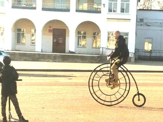 Костромские казусы: красносел воскресил велосипед «пенни-фартинг»