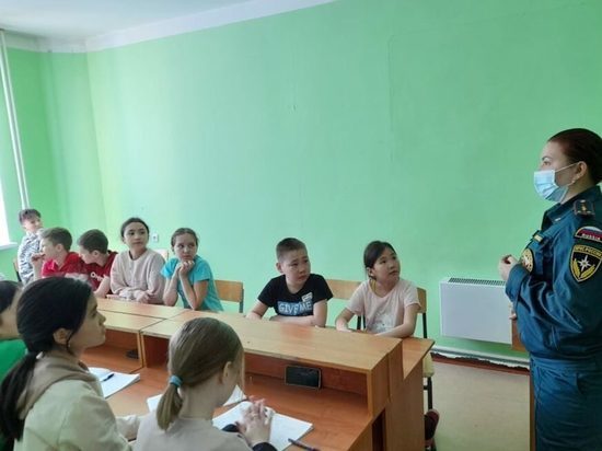 Сотрудники Малой академии дорожных наук проводят обучение для школьников Якутии