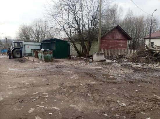 В Питкяранте убрали мусорную площадку после жалоб жителей