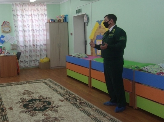 В Баргузинском районе Бурятии лесники пришли в гости к детям