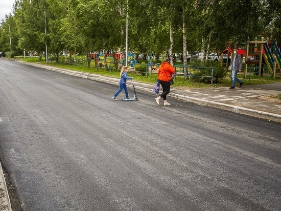 Технологию литого асфальта впервые применили для ремонта дорог в Новосибирске