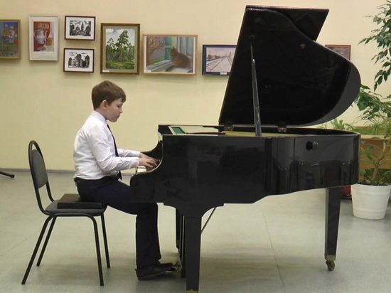 Юный пианист из Клинцов с «космической» фамилией стал лауреатом областного конкурса