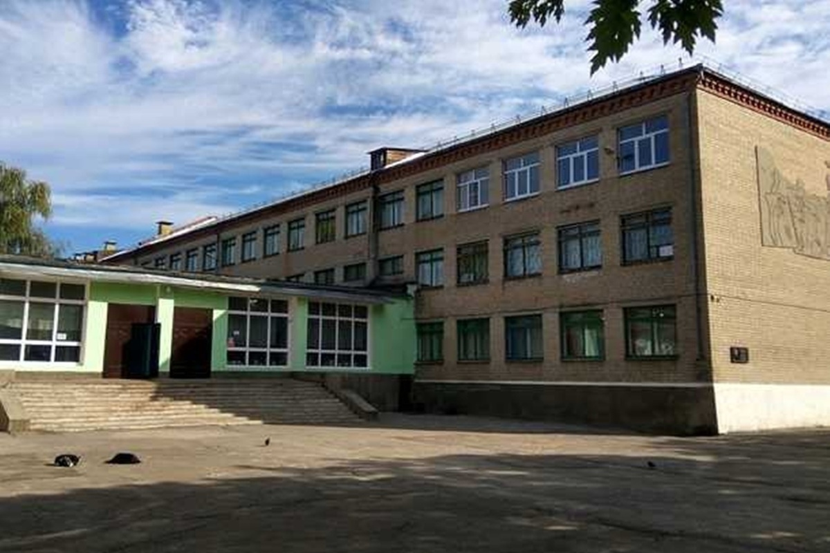 Школа 15 новочеркасск. Девятая школа в Новочеркасске. Школа 18 Новочеркасск. Школа 6 Новочеркасск.