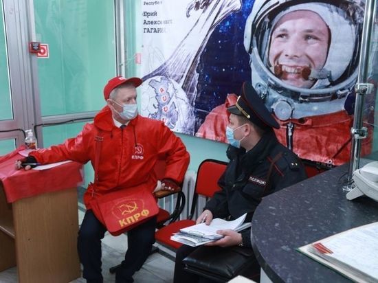 В омский обком коммунистов из-за его агитработы нагрянула полиция