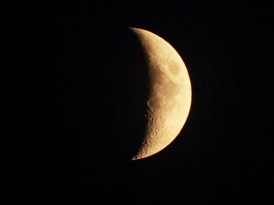 Астролог из Улан-Удэ научила заряжать деньги на растущую Луну