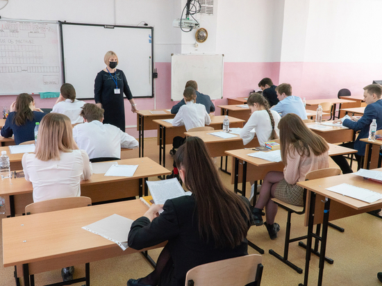 Школьники в Хабаровском крае написали итоговое сочинение