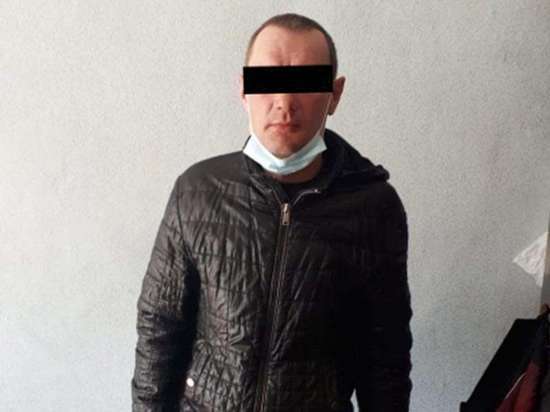 Ранее судимый налётчик в медицинской маске ограбил офис микрозаймов в Иркутске