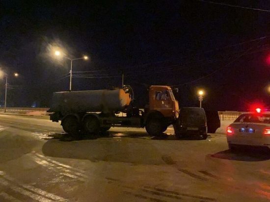В Якутске при столкновении КамАЗа и иномарки пострадал человек