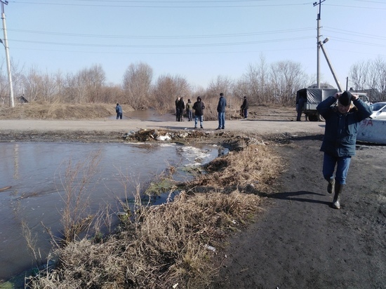 Водолазы обследуют дно реки после пропажи шестилетнего мальчика под Новосибирском