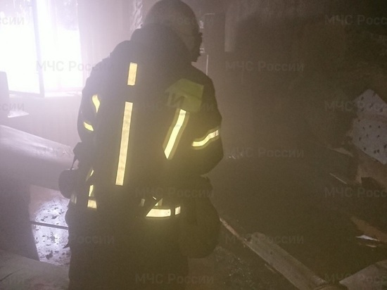 Калужанин попал в больницу после пожара своей квартиры