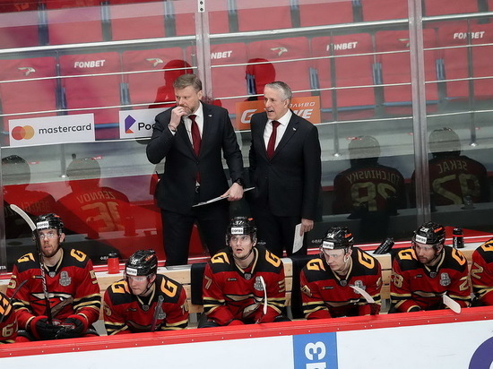 Хоккейный эксперт оскорбительно отозвался о тренере омского «Авангарда»