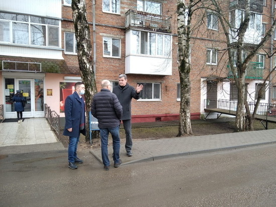 В центре Смоленска жители четырех домов избавились от парковки