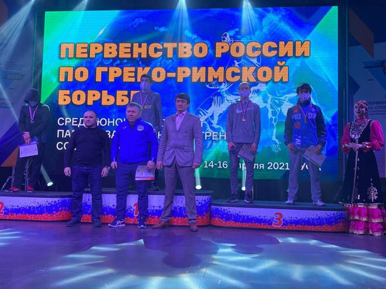 Все виды медалей собрали борцы из ЯНАО на первенстве России