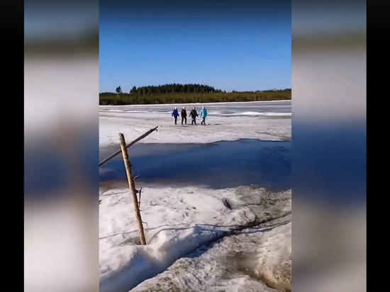 В Кемском районе люди переходят вакцинироваться по запрещённой ледовой переправе