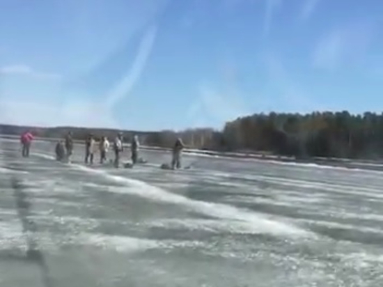 9 рыбаков сняли со льдины в Городецком районе