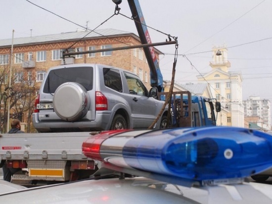 Об эвакуации машин от жилых домов рассказали в ГИБДД Владивостока