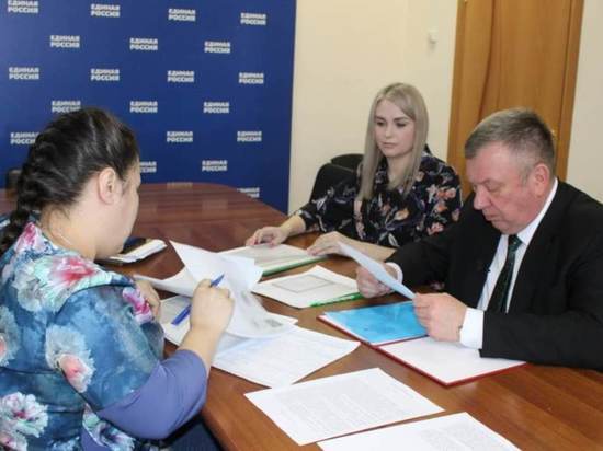 Гурулев подал документы для участия в предварительном голосовании «Единой России»
