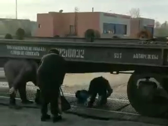 Из-за ремонта путей жители Новопетровского подвергают себя опасности