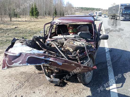 На трассе в Ярославской области погибли 2 человека