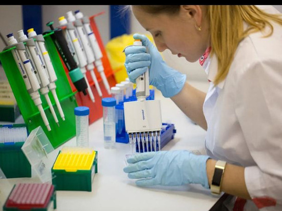В ходе вакцинации от коронавируса прививки в Омске получают и особые группы риска