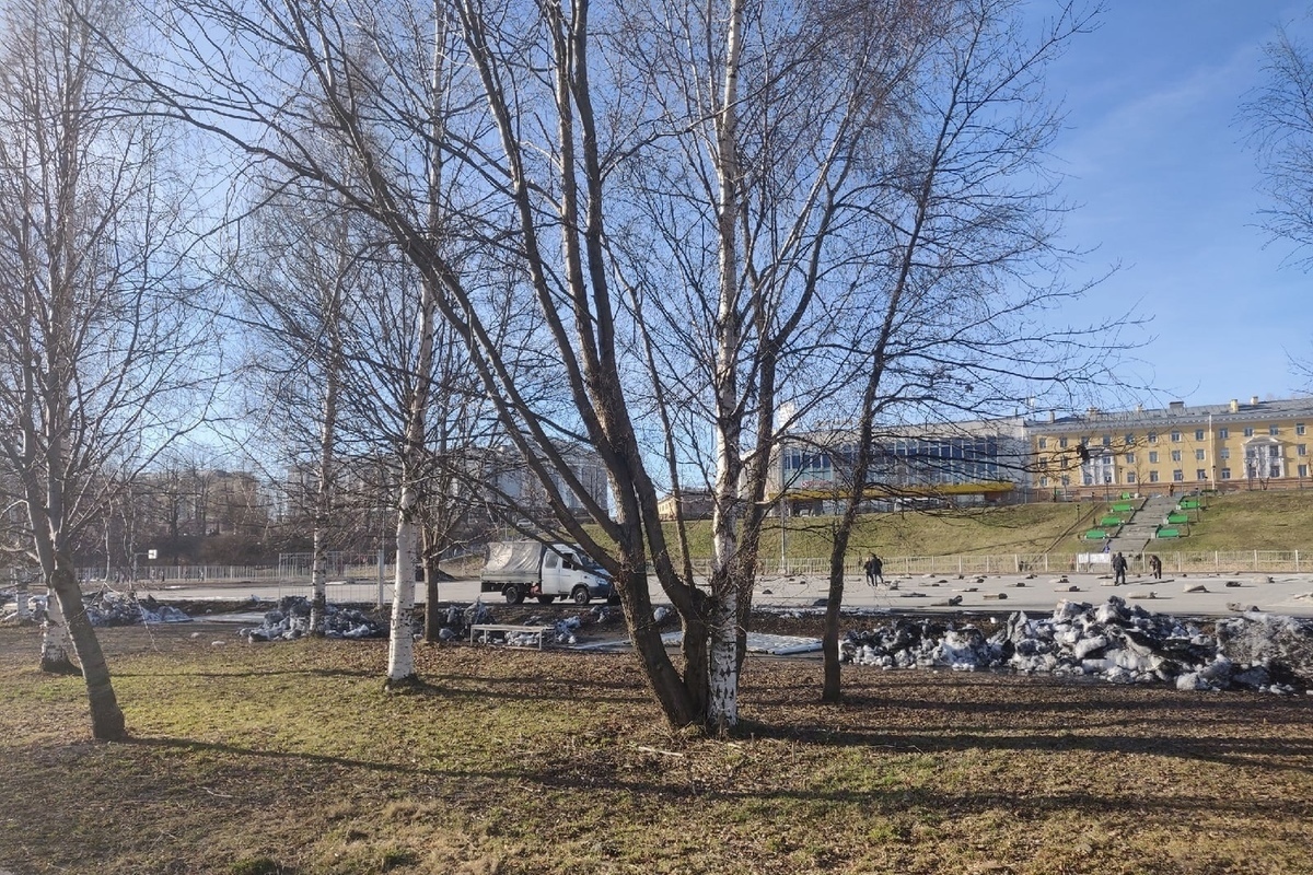 Стадион юность петрозаводск. Стадион Юность Петрозаводск старые фото. Стадион Юность Петрозаводск фото.