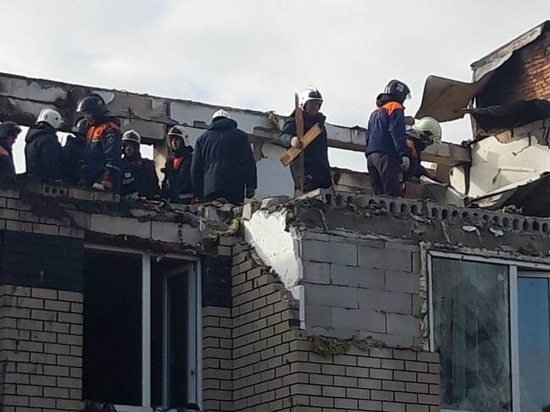 Жителей пострадавшего от взрыва дома в Маргушах пустят в квартиры за вещами