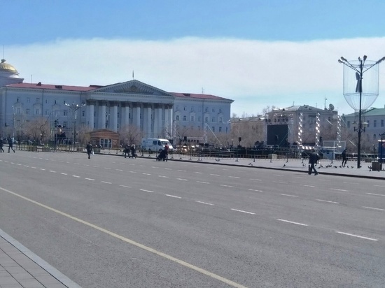 Ограждение установили возле сцены на площади Ленина в Чите