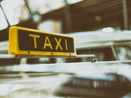 Рязанские автоинспекторы проверяют работу такси