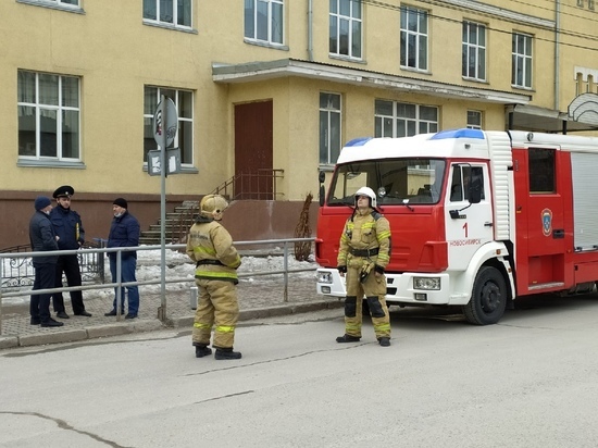 Лицей №12 в Новосибирске эвакуировали из-за сообщения о минировании