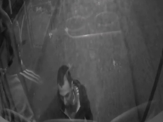 В Новокузнецке пассажир изрисовал троллейбус