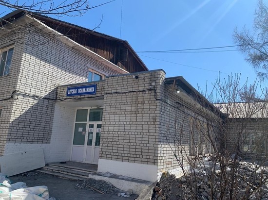 Обновленную детскую поликлинику в Зее откроют к концу года