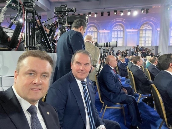 Любимов прибыл в «Манеж» на оглашение послания президента
