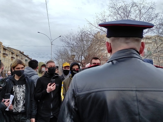 Полиция призвала протестующих в Чите разойтись