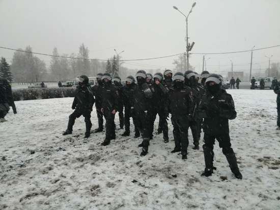 На несанкционированной акции в Петрозаводске задержали нескольких активистов